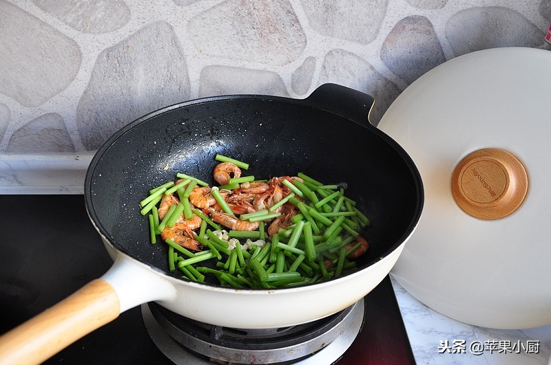 秋冬季虾炒什么好吃,皇帝菜的最佳做法凉拌