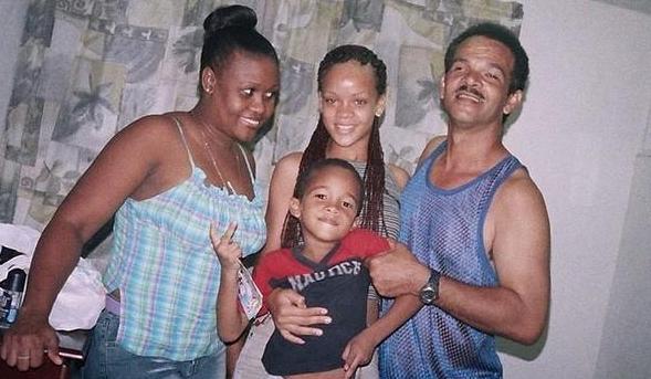 山东天后蕾哈娜代言,山东天后蕾哈娜走马现场版