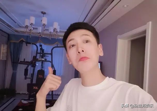 前YY主播白浩*牙虎**首秀，汪总任平生等豪刷，蛙哥承诺送300万跑车