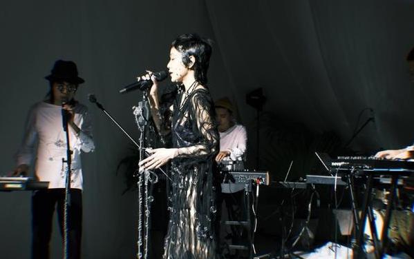 郭采洁伊德尔综艺节目,郭采洁和乐队成员谈恋爱