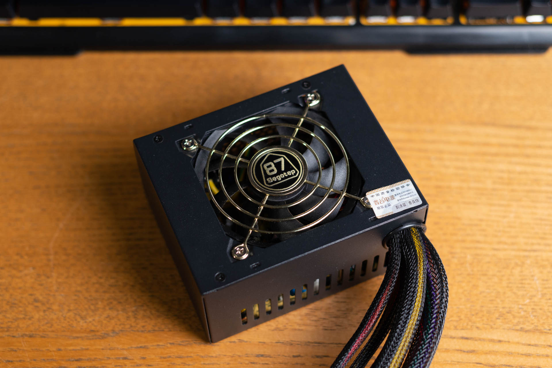 超频三蜂鸟i100pro散热改造,超频三蜂鸟2代itx机箱