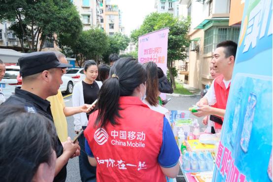 致敬高温天气下拼命工作的人,致敬在高温天气下工作的人