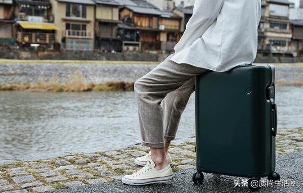 行李箱测评丨网易X选拉杆易卡阻，109元的喜朗顿侧提把不耐用