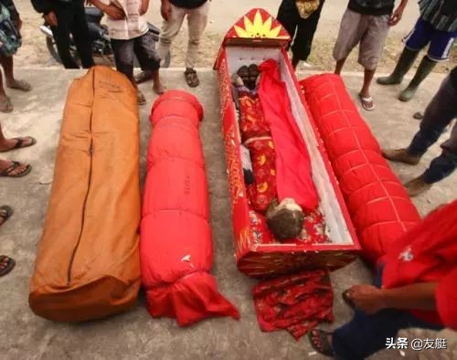 中元节的恐怖遭遇,中元节为什么人能听到鬼市喧闹声