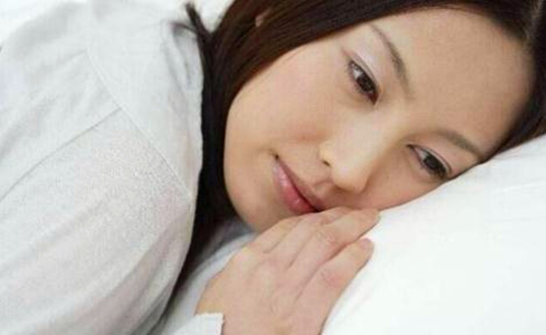 夫妻常年分居两地，女人怎么解决生理需求，这四个女人讲了心里话