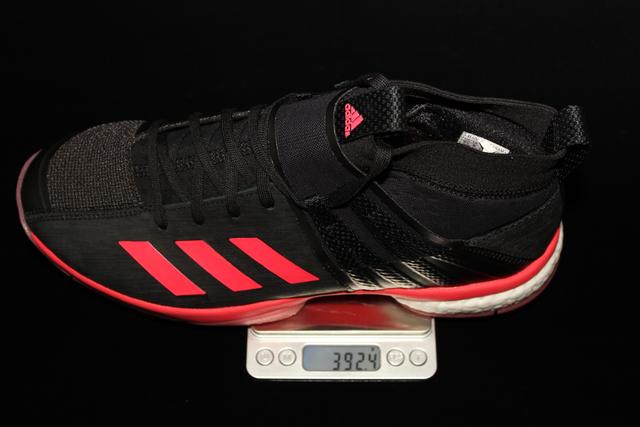 穿上就不想再脱的Q弹，阿迪达斯羽毛球鞋评测