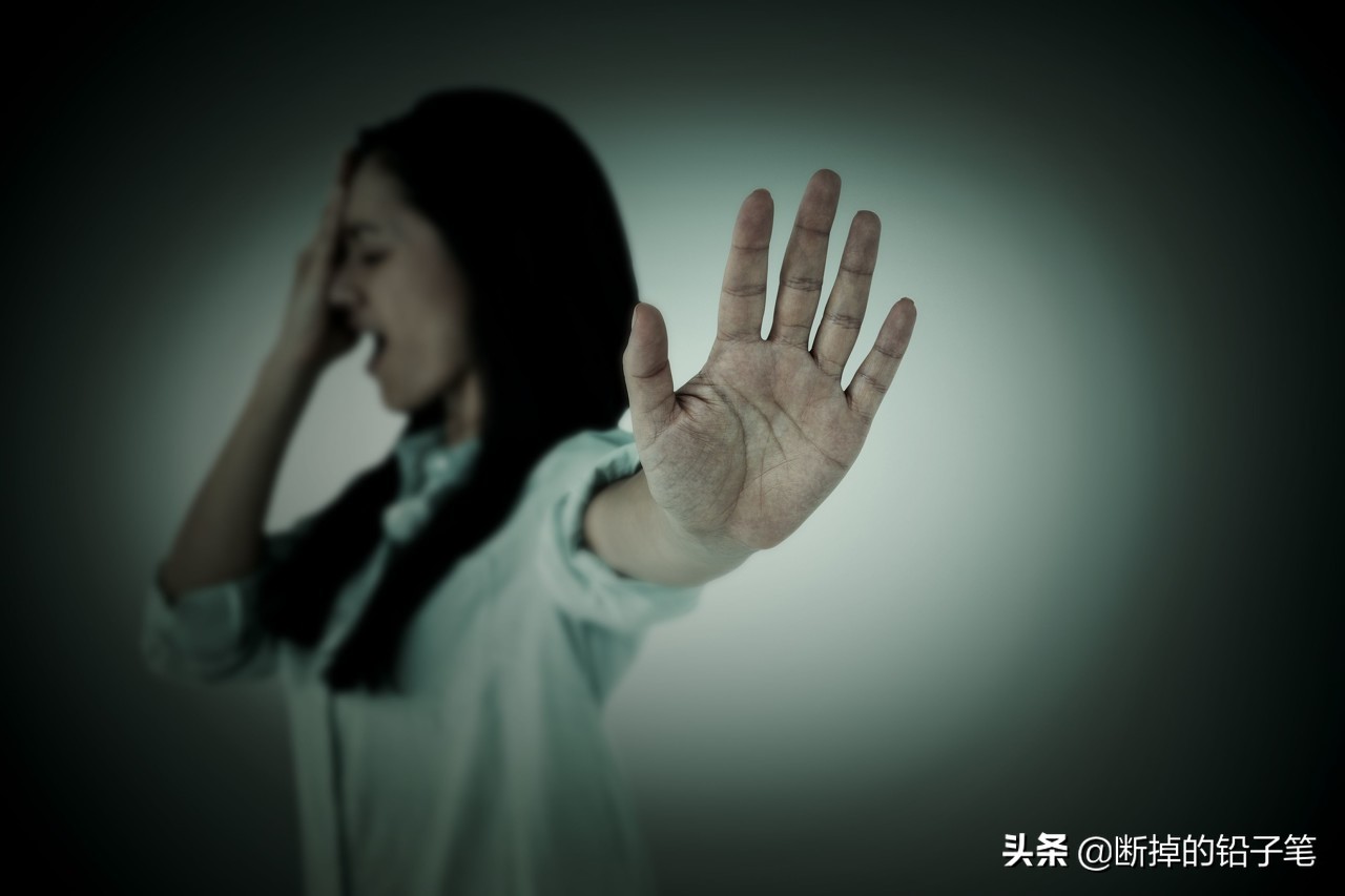 跟着领导跳槽到新公司遭同事排斥，怎么办？