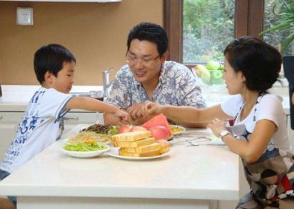 老公去接宝贝放学,老公去接孩子放学