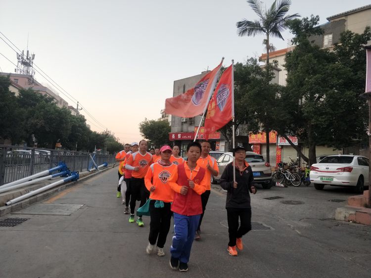 魅力深马，微马同行！六约微马助力深圳国际马拉松