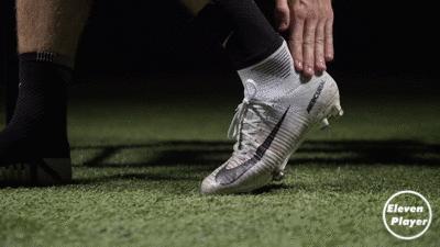 如何使足球鞋变得合脚,新足球鞋磨脚后跟处理4种方法