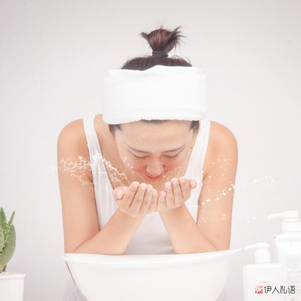 鼻子上的黑头日益严重怎么解决好,鼻子上的黑头怎么越来越明显