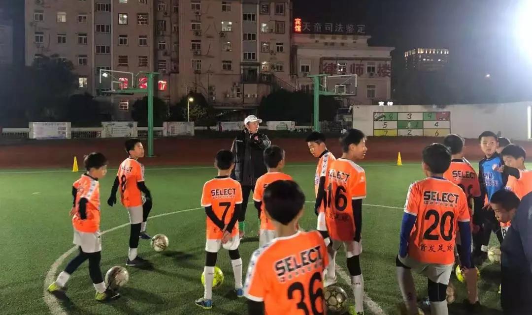 中国足球青训教父级人物,青岛国脚李霄鹏