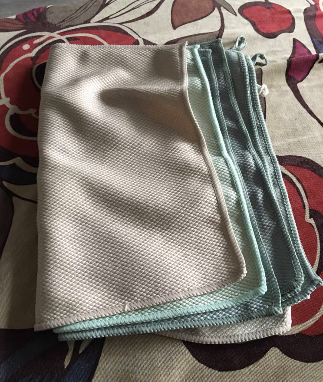 玻璃胶里面发霉怎么彻底解决,玻璃胶严重发霉怎么办