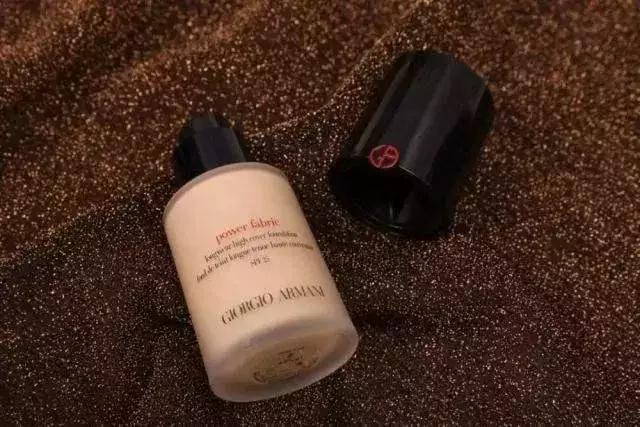 阿玛尼粉底液哪一款比较好用,阿玛尼粉底液哪款比较好