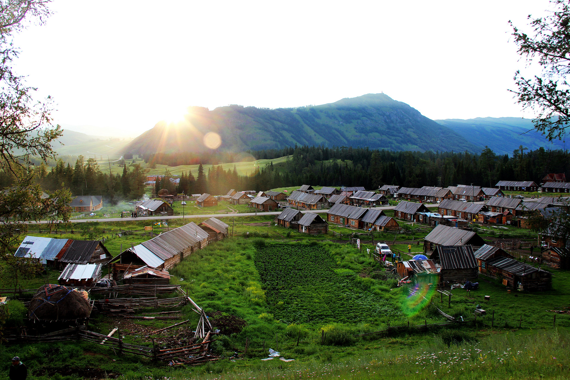 新疆的七八月份,七八月份新疆适合去哪