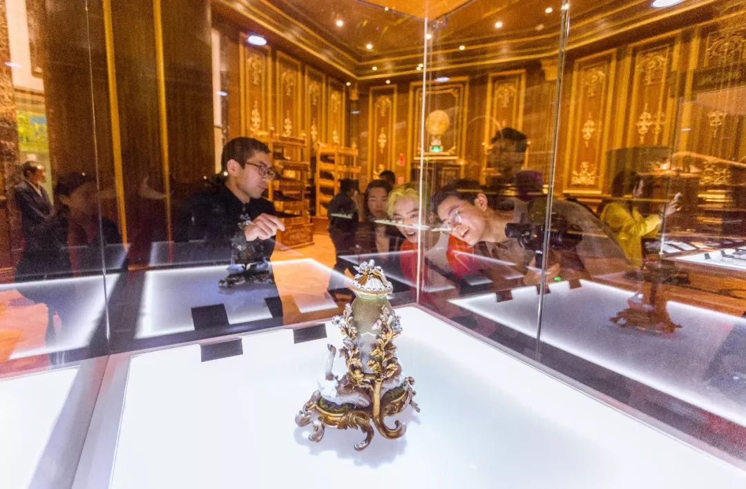 look缃戠孩,look鍝ュ摜