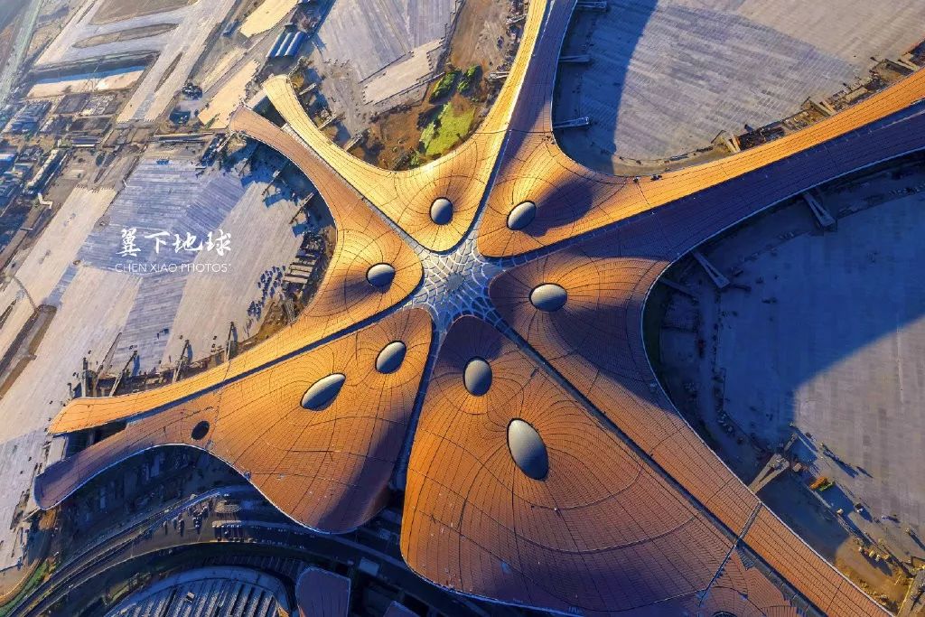 中国世界级超大型国际机场,中国建造超大型机场