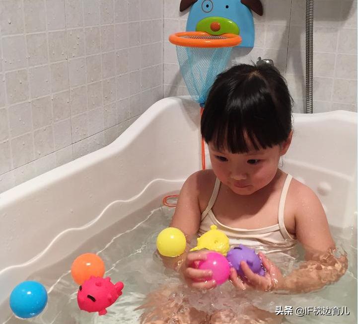 为什么孩子爱玩水,孩子喜欢玩水了怎么办