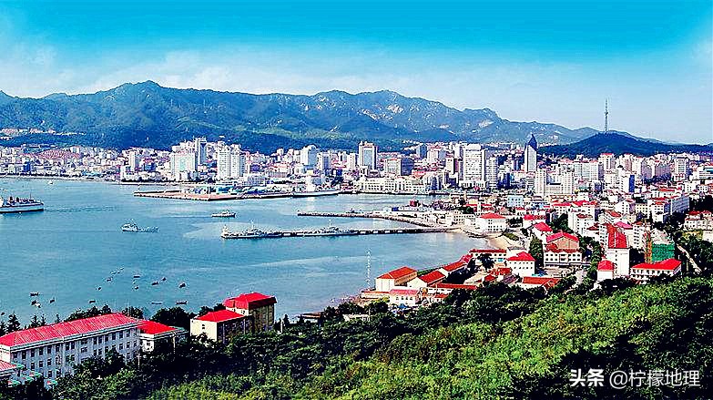 中国北方最漂亮的海滨城市,中国三面环海的城市