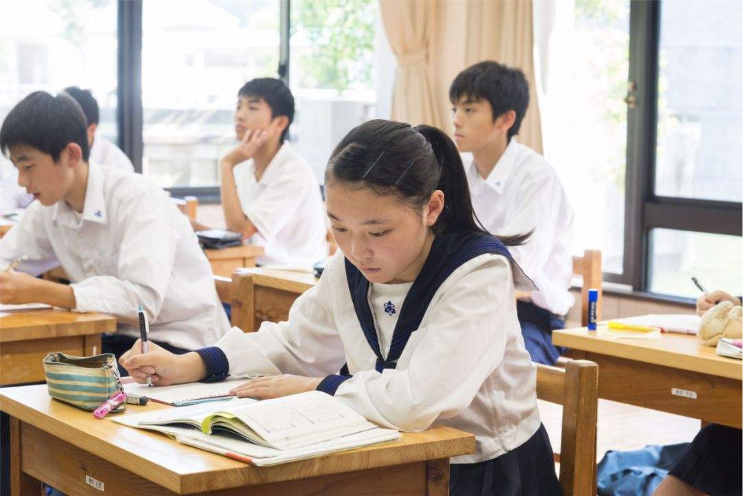 日本读高中要什么条件,去日本读高中的优劣势分析