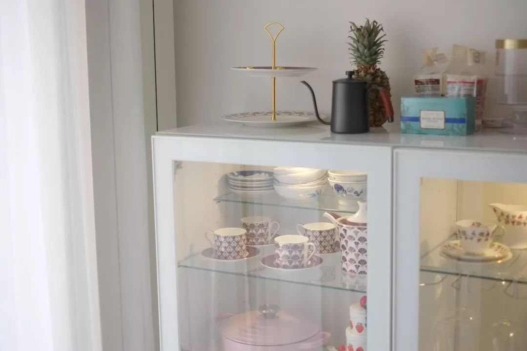 还买乌云壁纸呐？！他家藏着海外小众壁纸大全