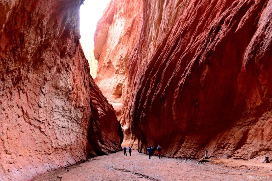 中国10条最美逆天的公路,一年仅开放四个月的独库公路