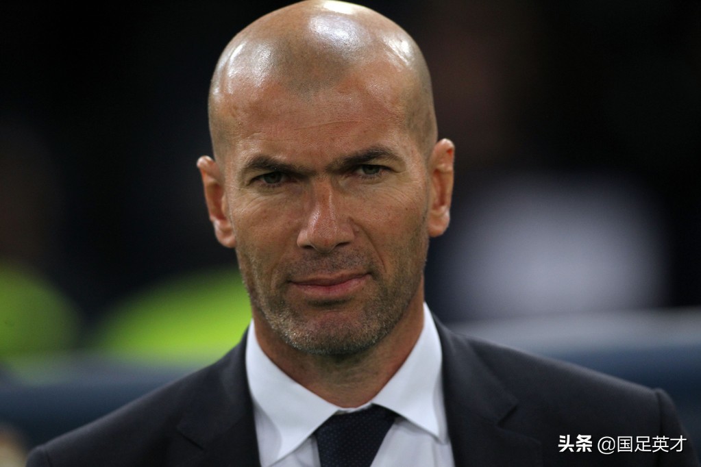 齐达内阿迪达斯裤子,齐达内皇马球鞋