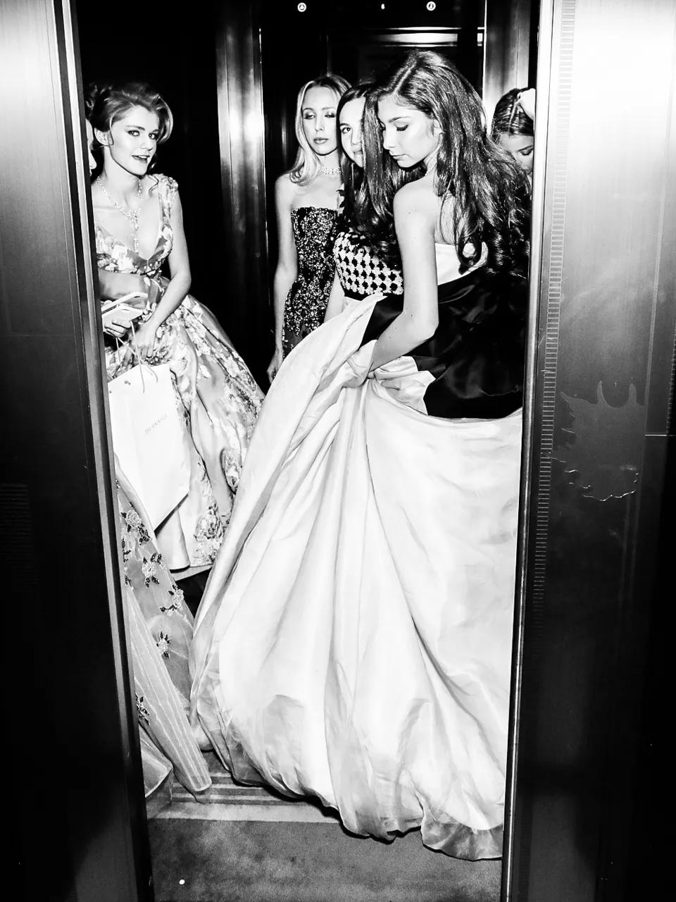 黎巴嫩爆炸发生后,巩俐章子怡的挚爱无声落泪……