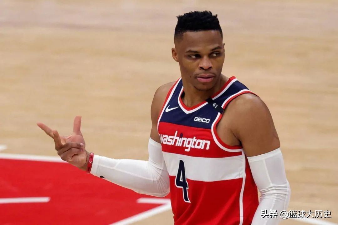 有毒啊！又报销一个！脚踝90度扭伤，十字韧带撕裂，奇才太惨了