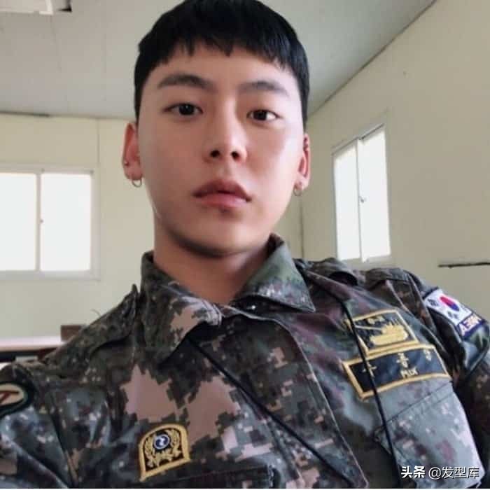 韩国男生的发型有哪些常见的款式,最流行的日式发型和韩式发型男士