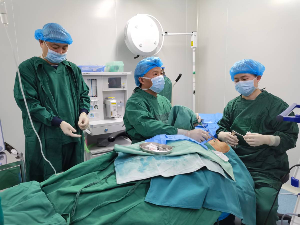 眼科泪囊堵塞,婆婆眼如何改善