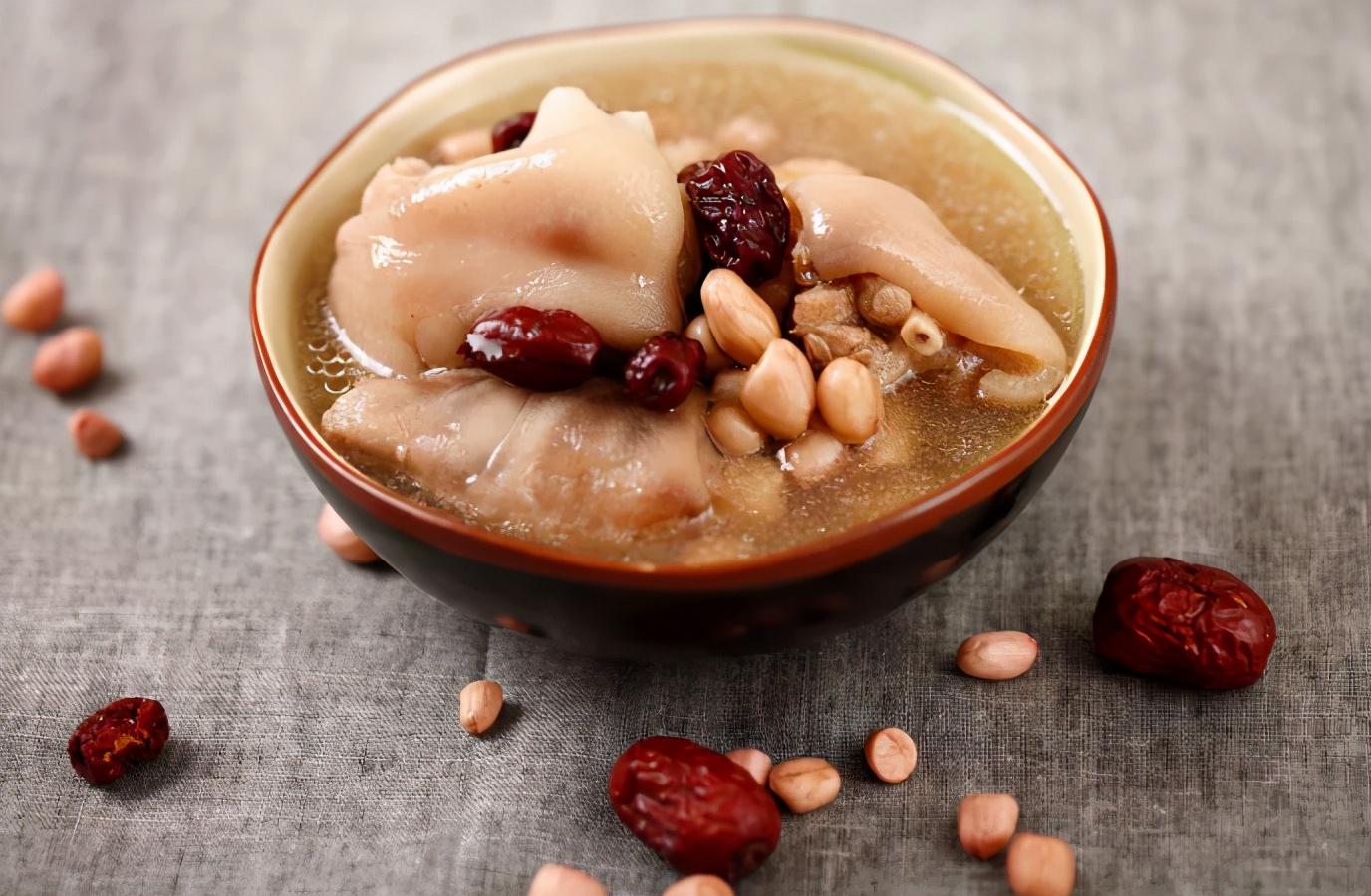 今日养生方︳天气干燥，来一碗美容润肤靓汤，滋润全身，心情爽