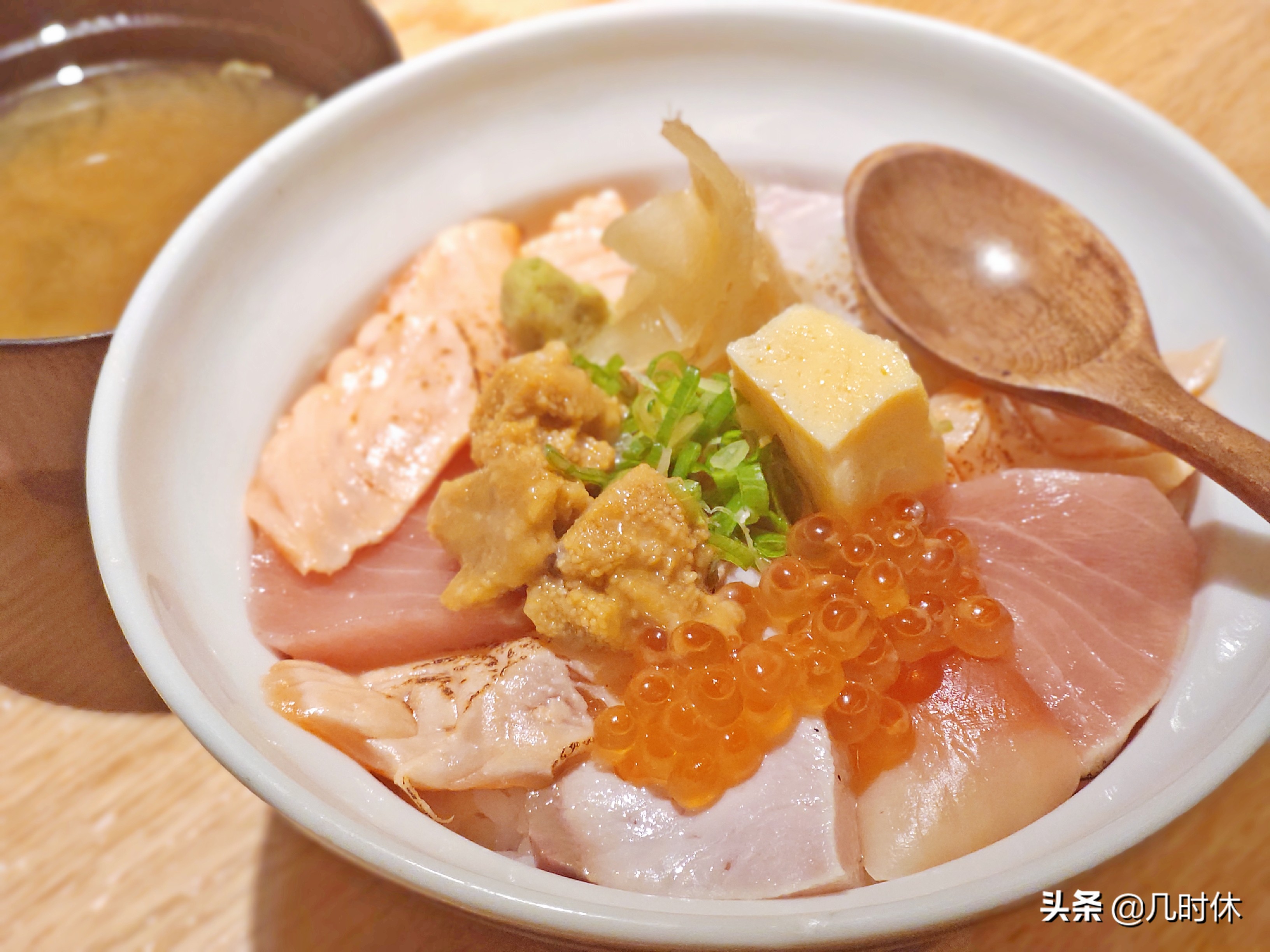 在宁波和杭州两地，“大江户”所到之时就是隔壁日料餐厅的悲剧日