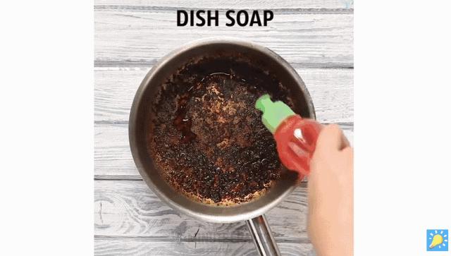 不锈钢楼梯扶手油污清洁小妙招,清洁厨房纱窗油污的小妙招