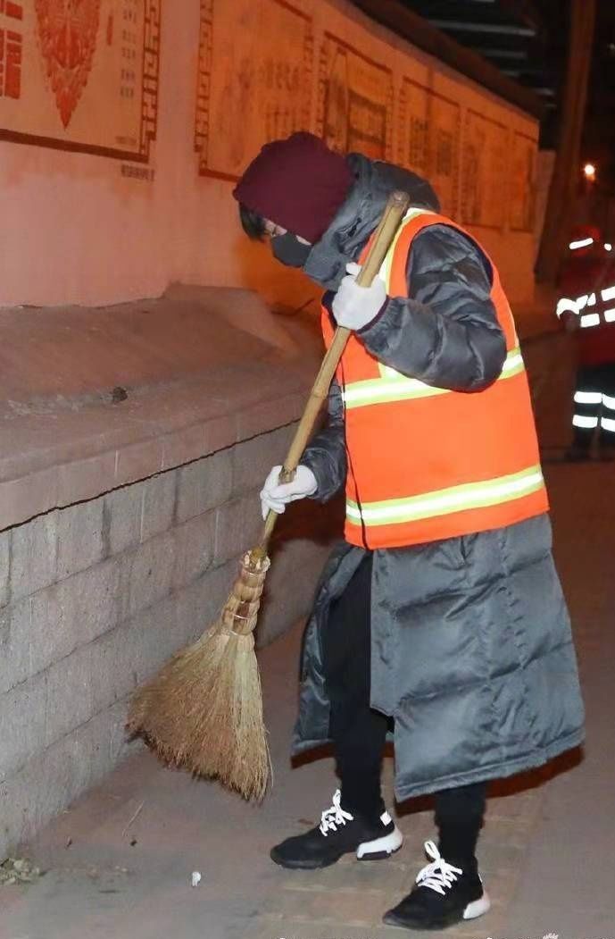 易烊千玺零下30度片场睡觉,易烊千玺曾在零下30片场睡着