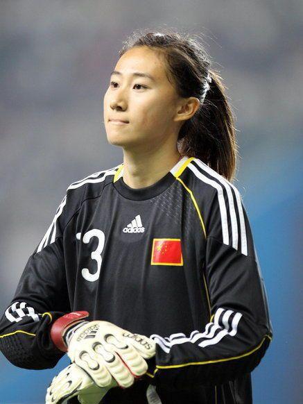 最美的女兵退出现役,女足国门赵丽娜宣布退役