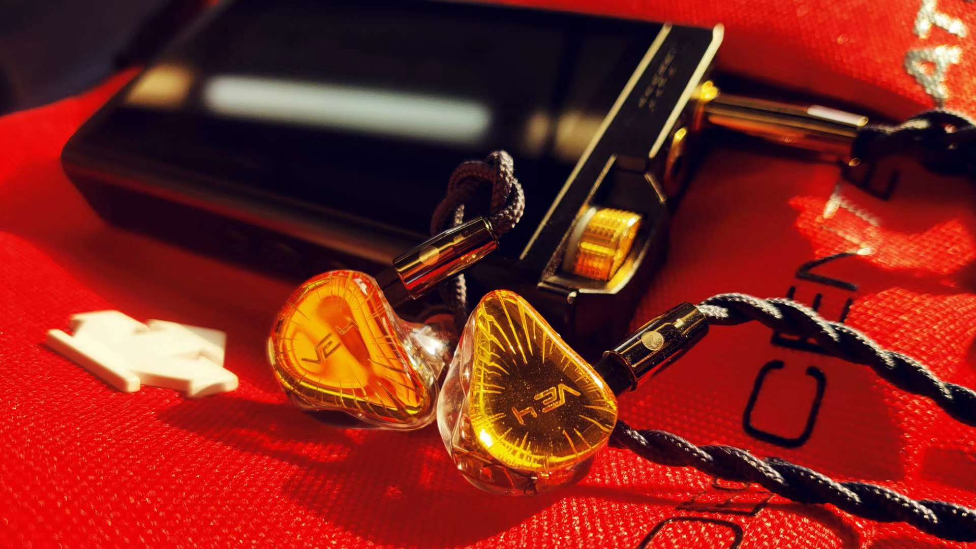 飞傲m15接耳放,飞傲m15和小墨菊比较