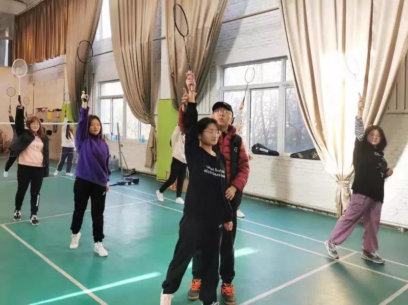 飞扬吧,青春——记鞍山师范学院“阳光体育节”