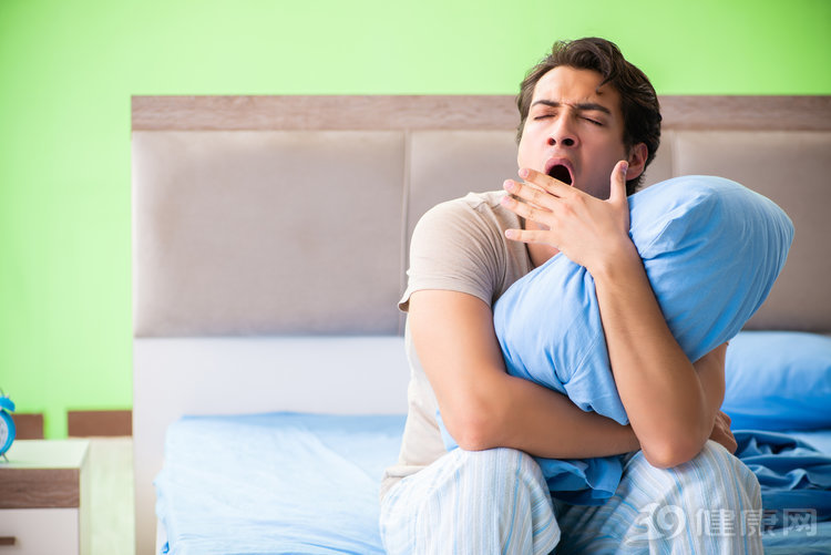 到了深夜睡不着怎么办,到了凌晨还睡不着觉该怎么治失眠