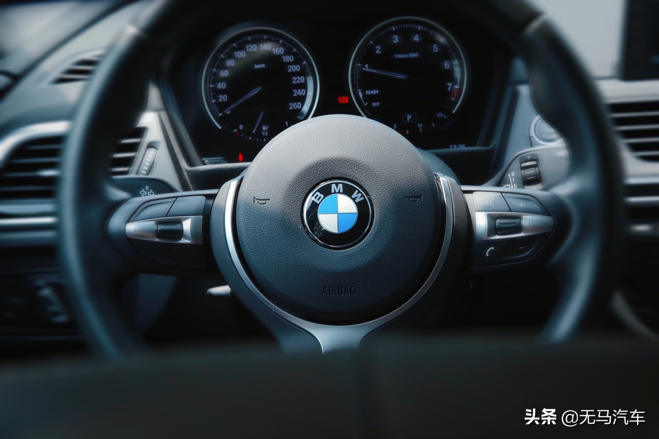 2013款宝马118i试驾视频,蓝天白云梦宝马x1