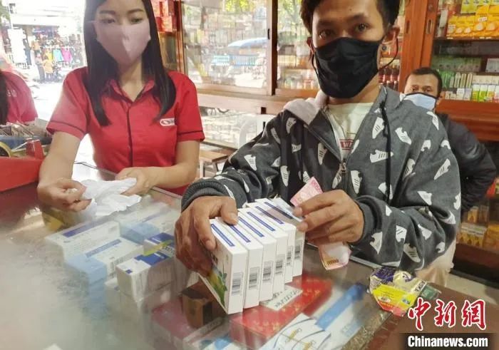 全球战疫：中成药成印尼抗“疫”抢手货中国药企舍利捐赠