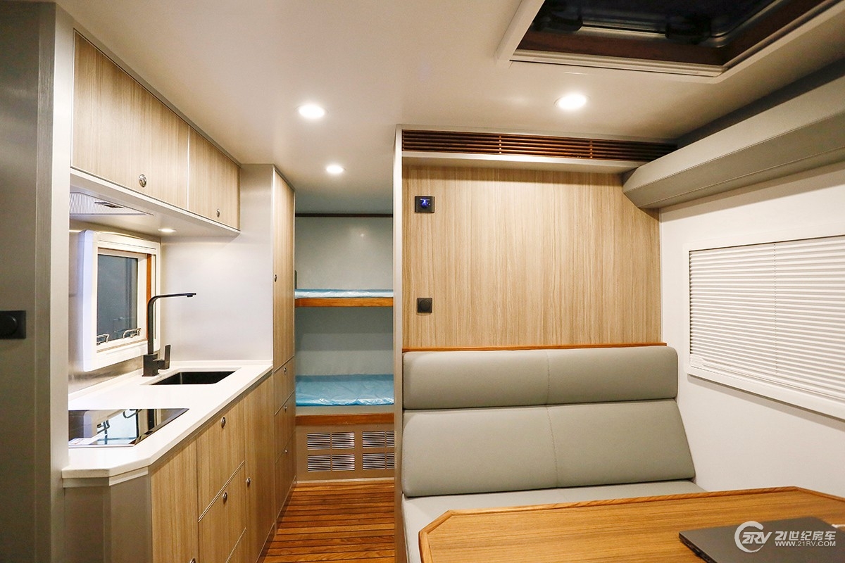 最便宜又大型的睡人最多b型房车 (2019最便宜房车国六c型房车)