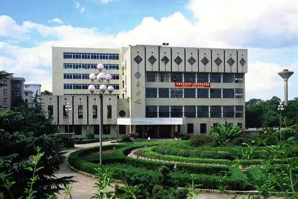 长沙哪所职业高中有兽医专业,长沙公办职业高中有哪些专业