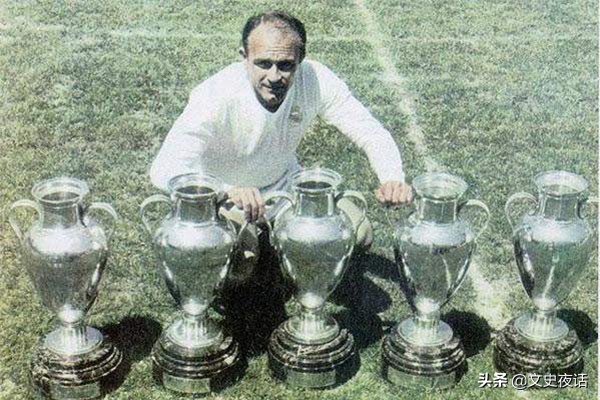 历史9大足球巨星,历史上有哪些11号足球球星