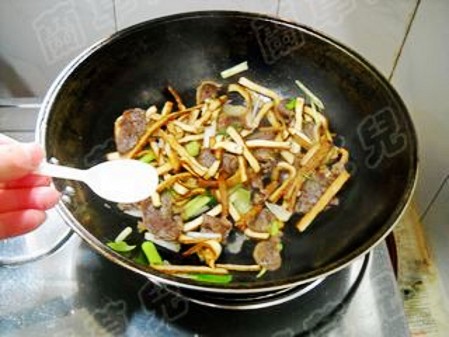 牛肉豆干做法大全视频教程,牛肉豆干粉条一起怎么炒