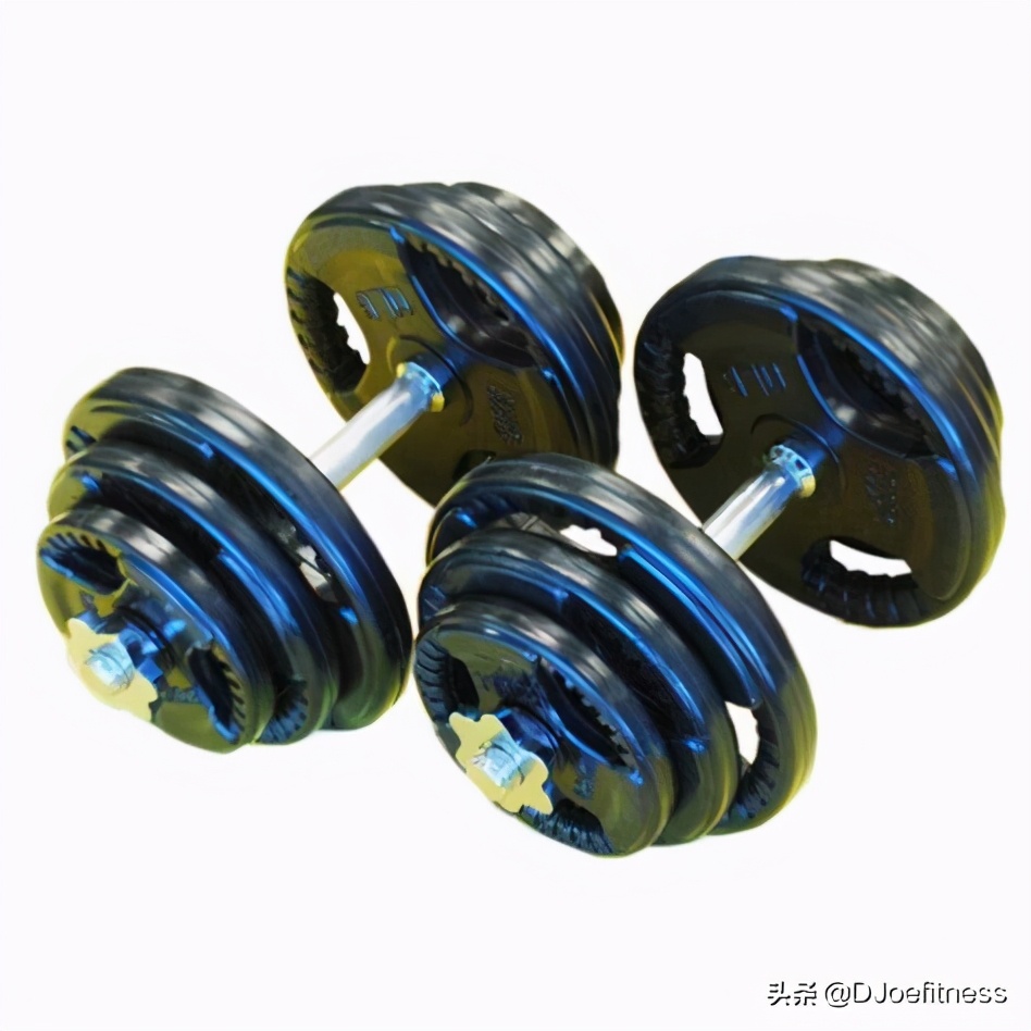 在健身房里练杠铃哑铃的正确动作,健身器械是练习轻的还是重的