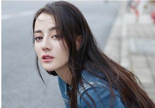 头顶头发稀少怎么弄发型中长发,掩盖头顶发量少的发型