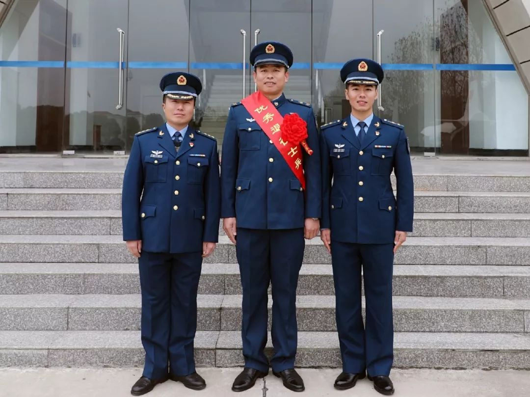 “你今年都走的人了，那么拼干嘛？”这名老兵给出了答案！