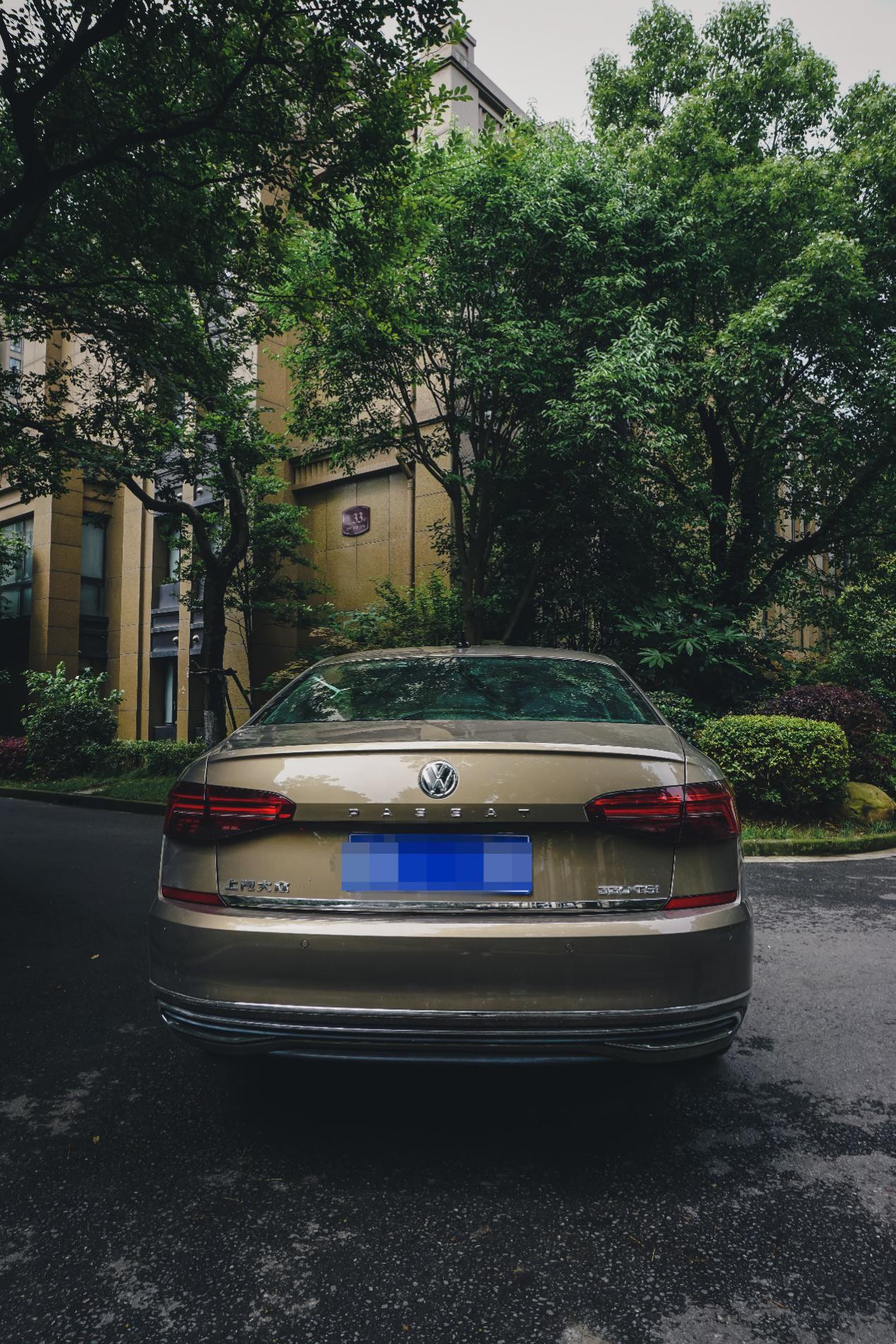 帕萨特车主10万用车真实感受,花20万买雪铁龙c6的车主