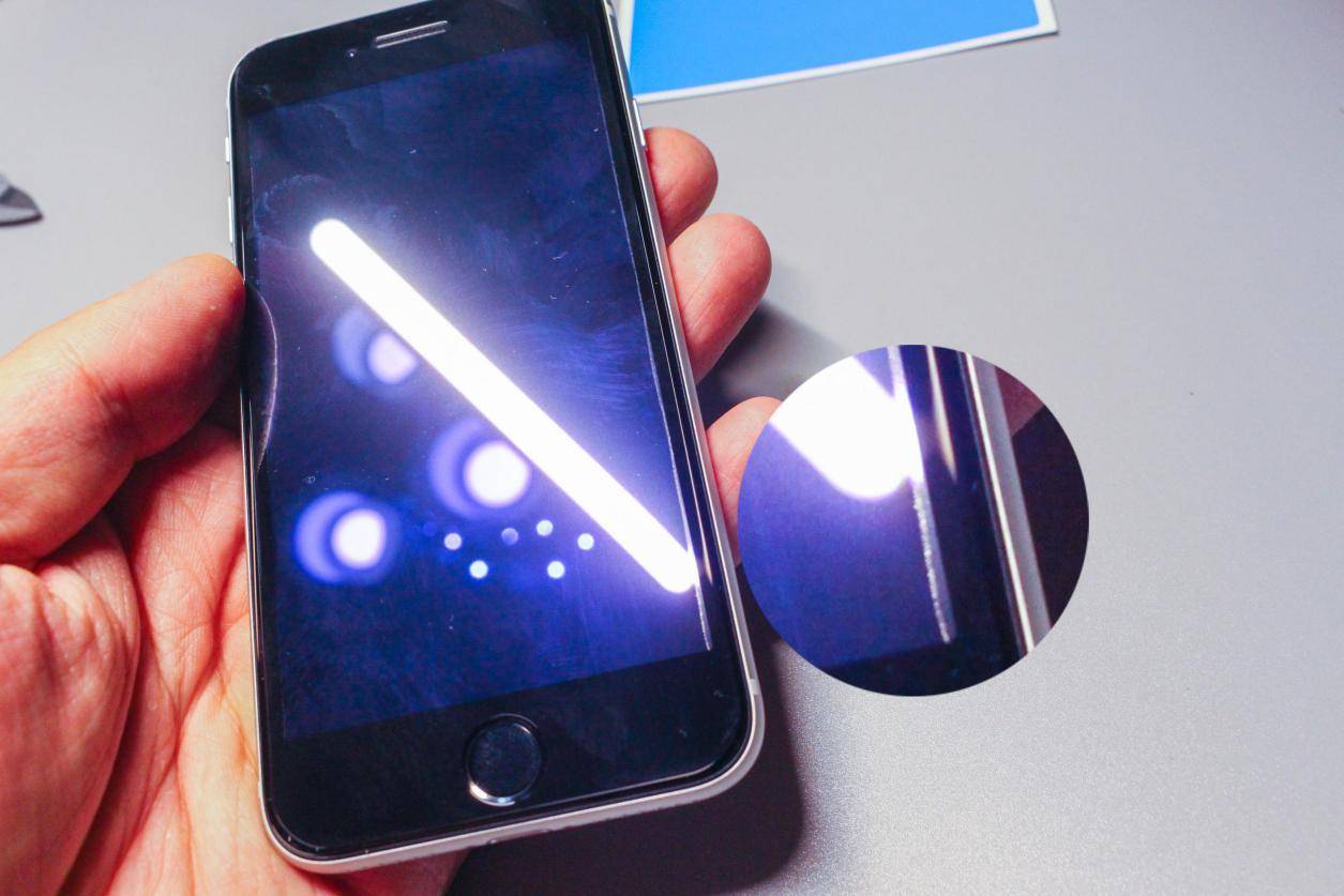 iphonese2钢化膜测评,iphonese2代钢化膜哪种好